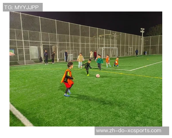 平头帅哥绿茵场上的绝对焦点展现足球巨星无限魅力风采